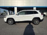 Thumbnail of 2019 Bright White Clearcoat Jeep Cherokee