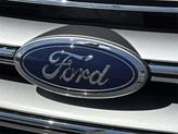 Thumbnail of 2015 White Platinum Clearcoat Metallic Ford Edge