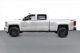Thumbnail of 2018 Iridescent Pearl Tricoat Chevrolet Silverado 2500