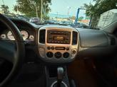 Thumbnail of 2005 Titanium Green Clearcoat Metallic Ford Escape