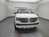 Thumbnail of 2015 White Platinum Metallic Tri-Coat Lincoln Navigator