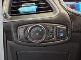 Thumbnail of 2020 Iconic Silver Metallic Ford Edge