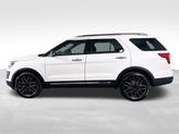 Thumbnail of 2016 White Platinum Clearcoat Metallic Ford Explorer