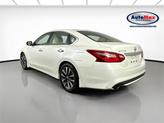 Thumbnail of 2016 Pearl White Nissan Altima