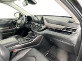 Thumbnail of 2022 Midnight Black Metallic Toyota Highlander