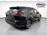 Thumbnail of 2022 Midnight Black Metallic Toyota Highlander