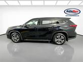Thumbnail of 2022 Midnight Black Metallic Toyota Highlander