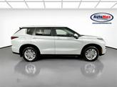 Thumbnail of 2024 White Diamond Mitsubishi Outlander