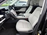 Thumbnail of 2025 Infinite Black Metallic Clearcoat Lincoln Aviator
