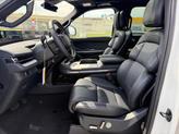 Thumbnail of 2025 Pristine White Metallic Tri-Coat Lincoln Navigator