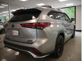 Thumbnail of 2023 Celestial Silver Metallic Toyota Highlander