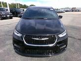 Thumbnail of 2026 Diamond Black Crystal Pearlcoat Chrysler Pacifica