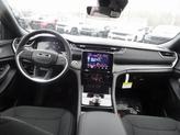 Thumbnail of 2025 Diamond Black Crystal Pearlcoat Jeep Grand Cherokee