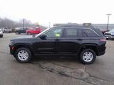 Thumbnail of 2025 Diamond Black Crystal Pearlcoat Jeep Grand Cherokee