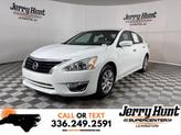 Photo of 2015 Solid White Nissan Altima