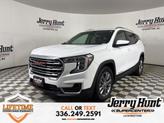 Photo of 2022 Summit White GMC Terrain