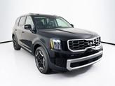 Thumbnail of 2025 Ebony Black Kia Telluride