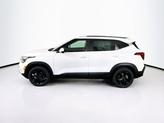 Thumbnail of 2026 Snow White Pearl Kia Seltos