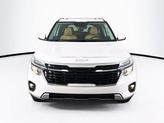 Thumbnail of 2026 Snow White Pearl Kia Seltos