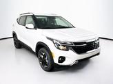 Thumbnail of 2025 Snow White Pearl Kia Seltos