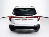 Thumbnail of 2025 Snow White Pearl Kia Seltos
