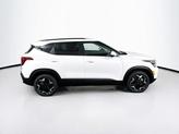 Thumbnail of 2025 Snow White Pearl Kia Seltos