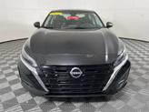 Thumbnail of 2025 Super Black Clearcoat Nissan Altima