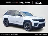 Photo of 2025 Bright White Clearcoat Jeep Grand Cherokee