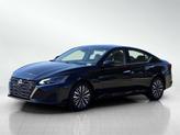 Thumbnail of 2023 Super Black Clearcoat Nissan Altima