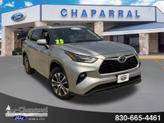 Photo of 2023 Celestial Silver Metallic Toyota Highlander