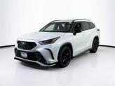 Photo of 2023 Wind Chill Pearl Toyota Highlander