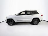 Thumbnail of 2022 Bright White Clearcoat Jeep Grand Cherokee