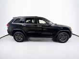 Thumbnail of 2022 Diamond Black Crystal Pearlcoat Jeep Grand Cherokee