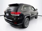 Thumbnail of 2022 Diamond Black Crystal Pearlcoat Jeep Grand Cherokee