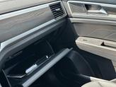 Thumbnail of 2023 Deep Black Pearl Effect Volkswagen Atlas