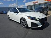 Thumbnail of 2023 Pearl White Tricoat Nissan Altima