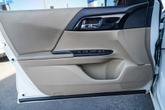 Thumbnail of 2016 White Orchid Pearl Honda Accord