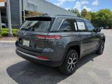 Thumbnail of 2025 Baltic Gray Metallic Clearcoat Jeep Grand Cherokee