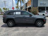 Thumbnail of 2025 Baltic Gray Metallic Clearcoat Jeep Grand Cherokee