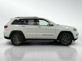 Thumbnail of 2022 Bright White Clearcoat Jeep Grand Cherokee