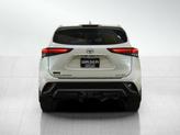 Thumbnail of 2021 Blizzard Pearl Toyota Highlander
