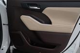 Thumbnail of 2021 Blizzard Pearl Toyota Highlander