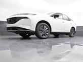 Thumbnail of 2025 Everest White Pearl Tricoat Nissan Murano