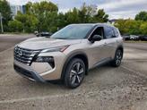 Thumbnail of 2025 Champagne Silver Metallic/Super Black Nissan Rogue