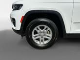 Thumbnail of 2023 Bright White Clearcoat Jeep Grand Cherokee