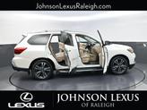 Thumbnail of 2019 Pearl White Tricoat Nissan Pathfinder