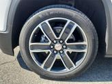 Thumbnail of 2022 Summit White GMC Acadia