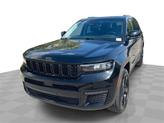 Photo of 2022 Diamond Black Crystal Pearlcoat Jeep Grand Cherokee L