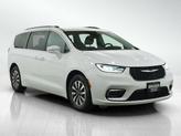 Thumbnail of 2021 Bright White Clearcoat Chrysler Pacifica