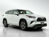 Thumbnail of 2022 White Toyota Highlander